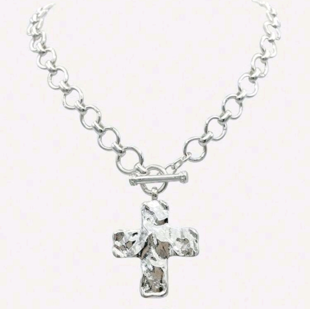 Gold Or Silver  Cross Pendant Necklace - Picture 8 of 11